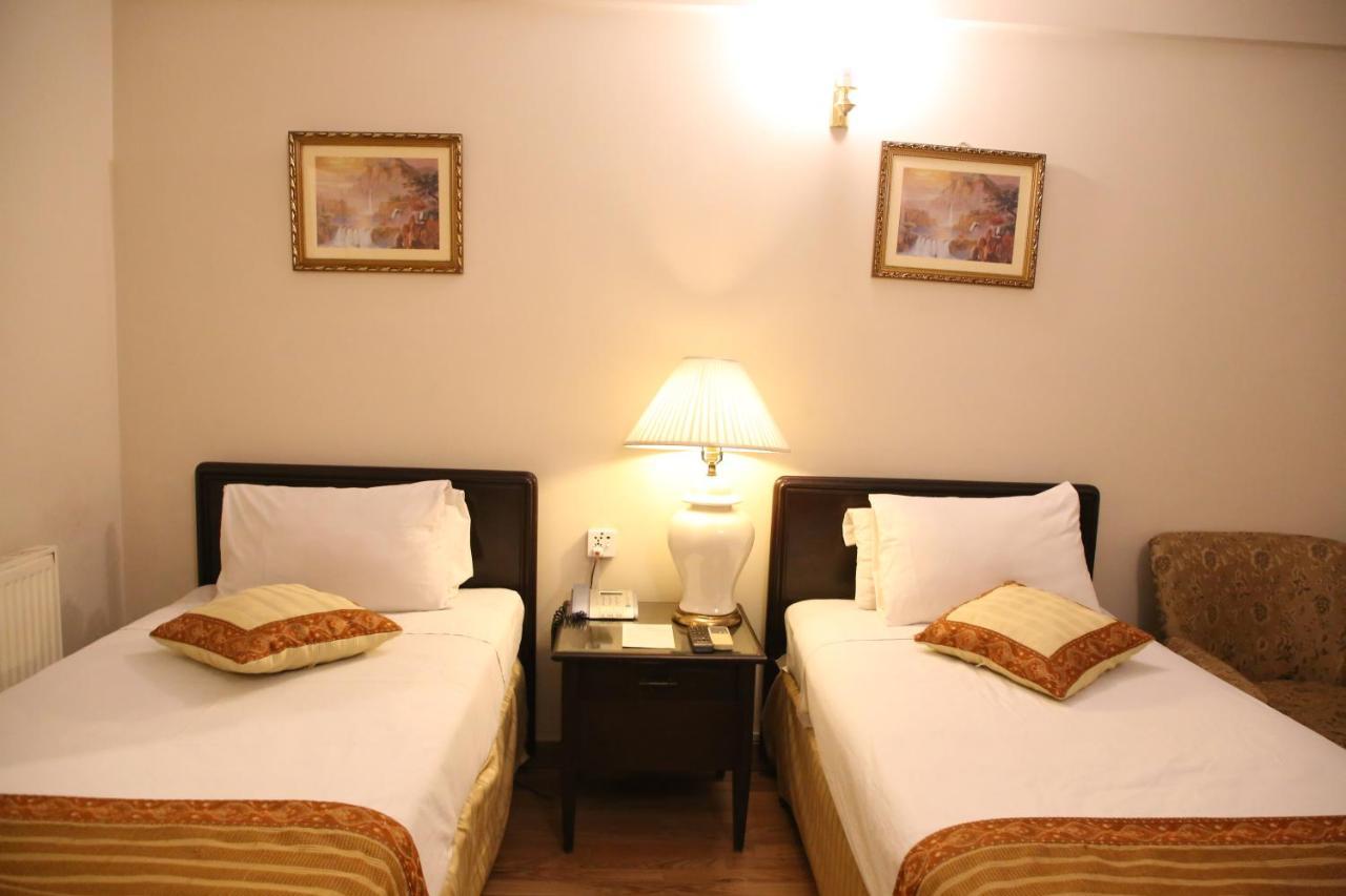 Carlton Tower Hotel Lahor Kültér fotó