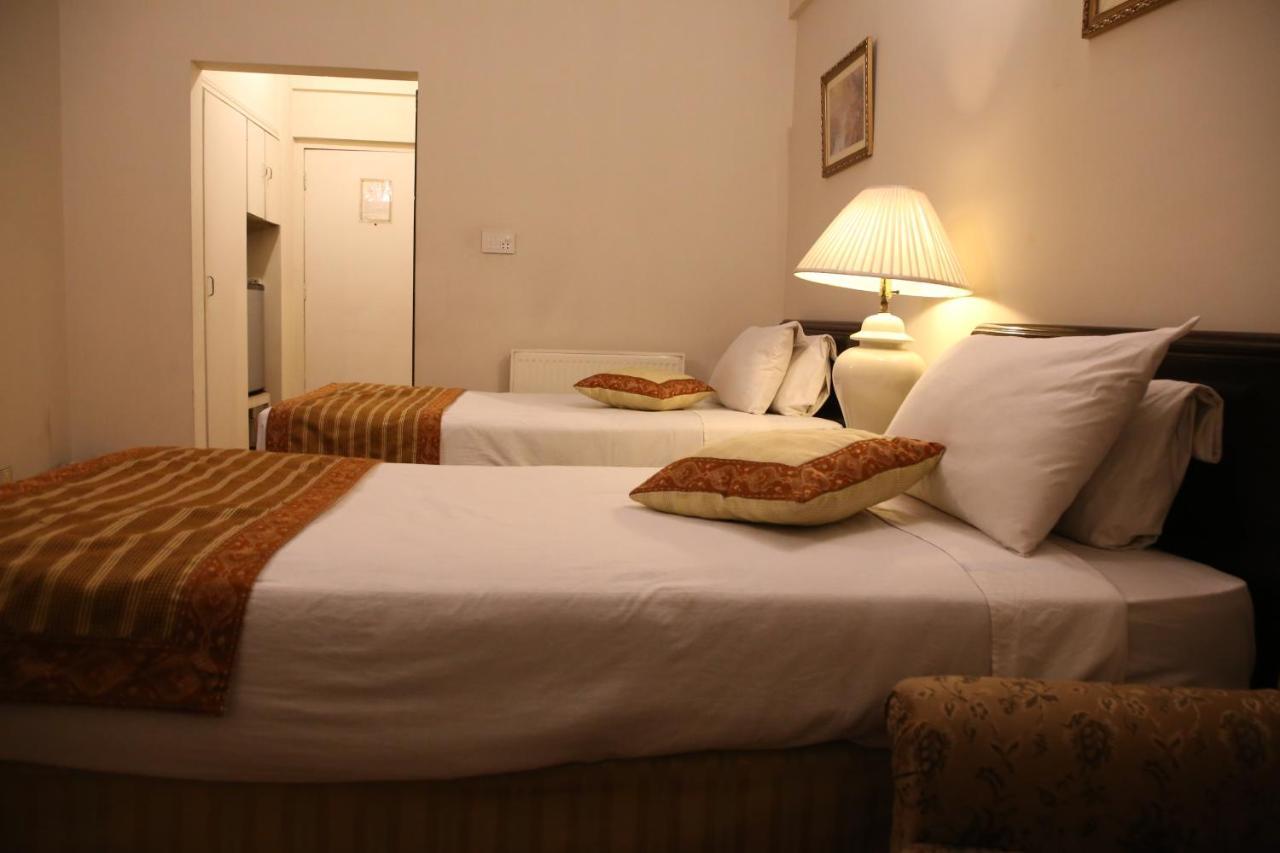 Carlton Tower Hotel Lahor Kültér fotó