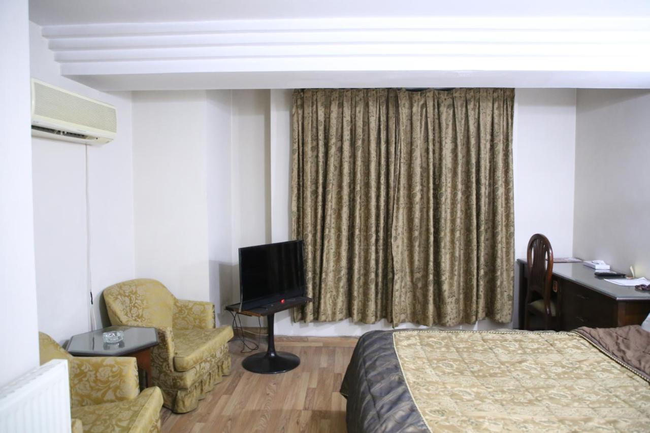 Carlton Tower Hotel Lahor Kültér fotó