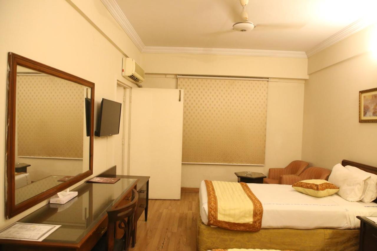 Carlton Tower Hotel Lahor Kültér fotó