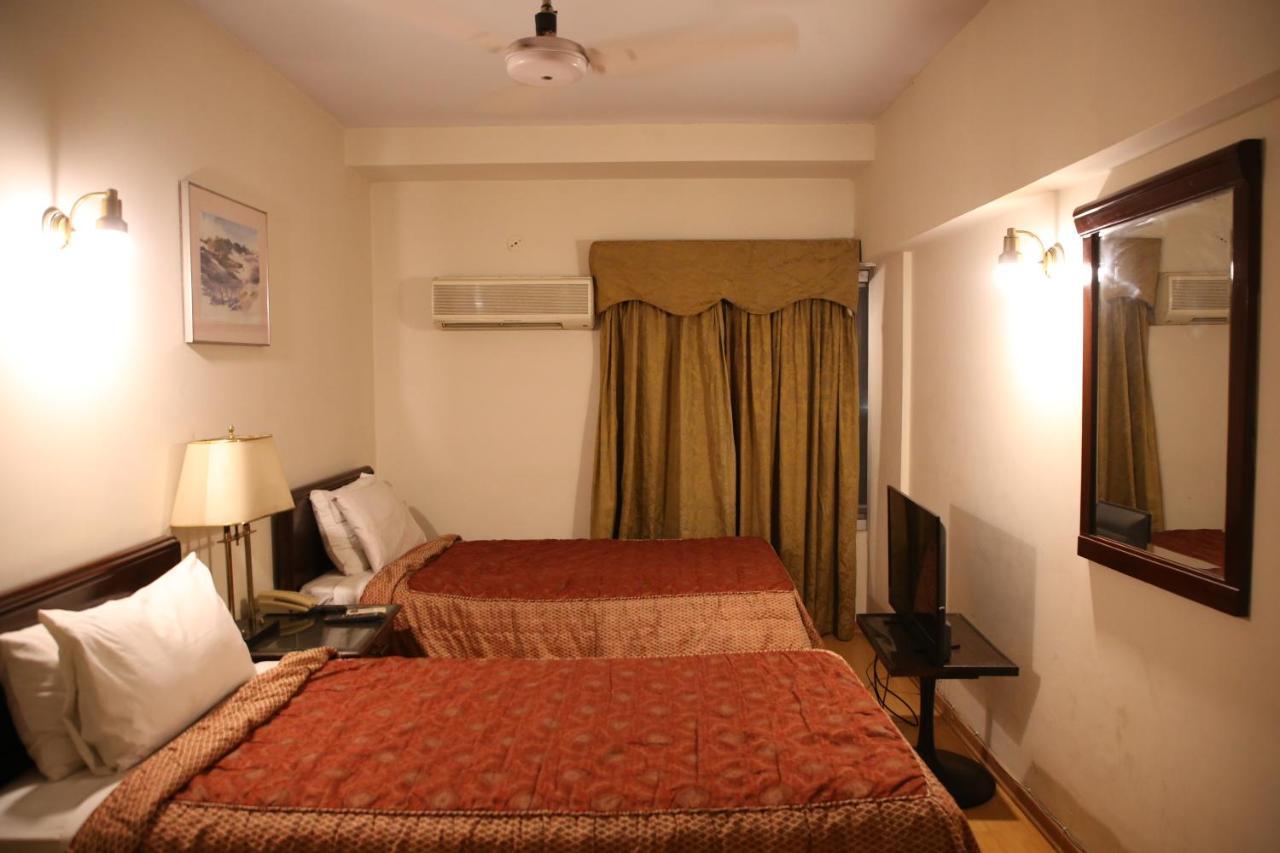 Carlton Tower Hotel Lahor Kültér fotó