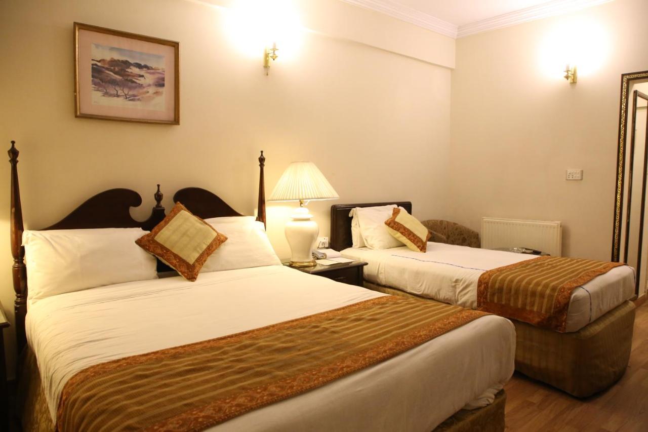 Carlton Tower Hotel Lahor Kültér fotó