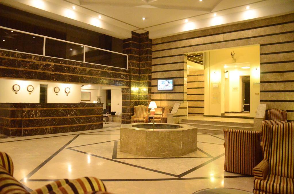 Carlton Tower Hotel Lahor Kültér fotó
