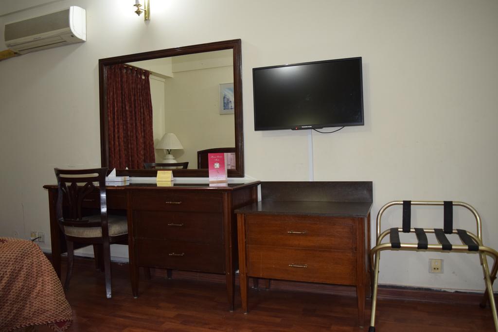 Carlton Tower Hotel Lahor Kültér fotó